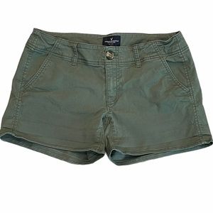 AMERICAN EAGLE Stretch Shortie Green Shorts Size 4